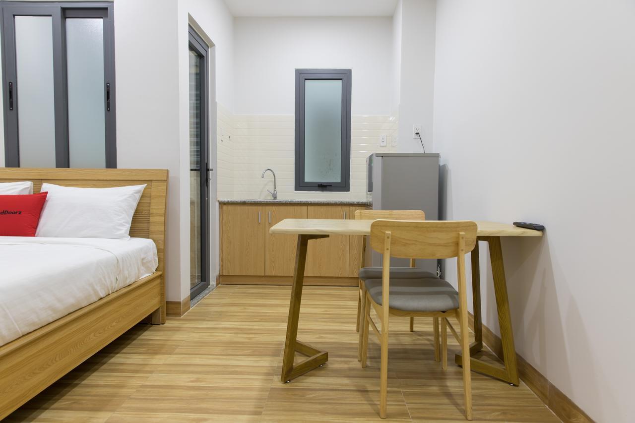 Reddoorz Premium Near E-town 3* TP. Hồ Chí Minh
